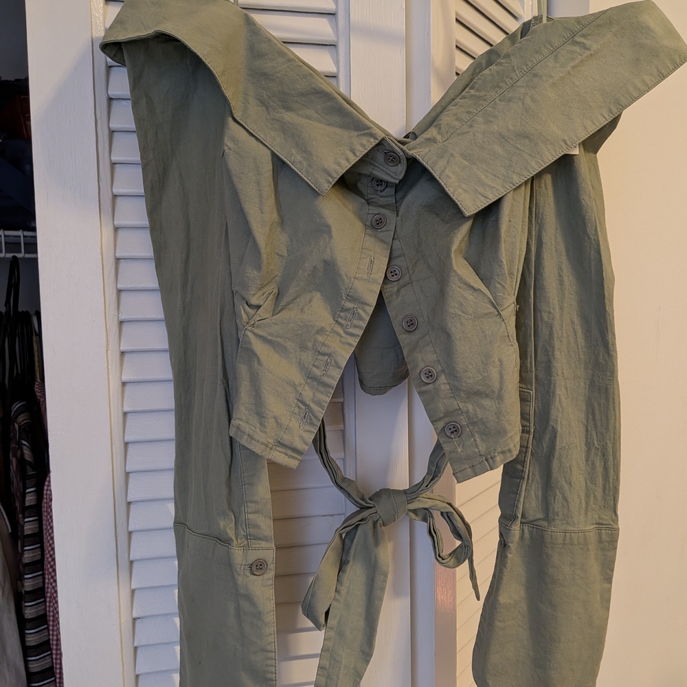 AKIRA Sage Green Collared Crop Top